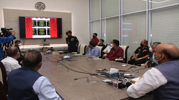 Rajnath inaugurates 6 bridges in border areas in J&K