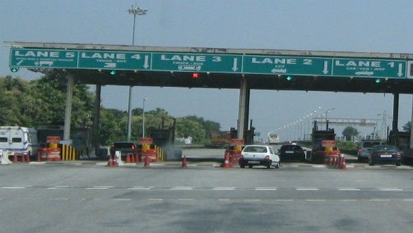 FASTag made mandatory for availing discounts on NH toll plazas