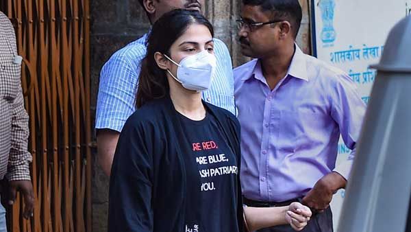 Will Rhea Chakraborty walk out on bail: Special court order tomorrow