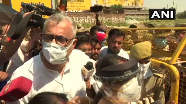 Hathras gangrape protests: UP cops push TMC’s Derek O’Brien to ground, manhandle women MPs