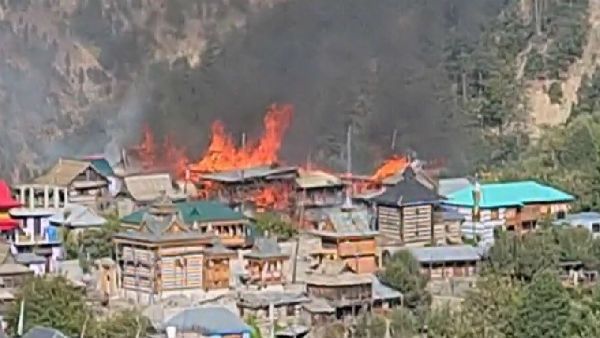 Ten houses gutted in fire in HP's Kinnaur