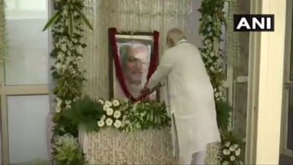 PM Modi pays last respects to former Gujarat CM Keshubhai Patel