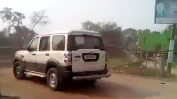 Fact check: Was Nitish Kumar’s convoy pelted with stones during the Bihar Election campaign