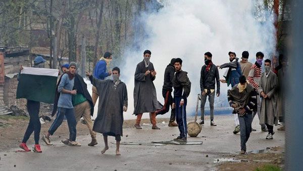 Kashmir separatists sent scores of youth on valid documents to Pak for terror training: NIA