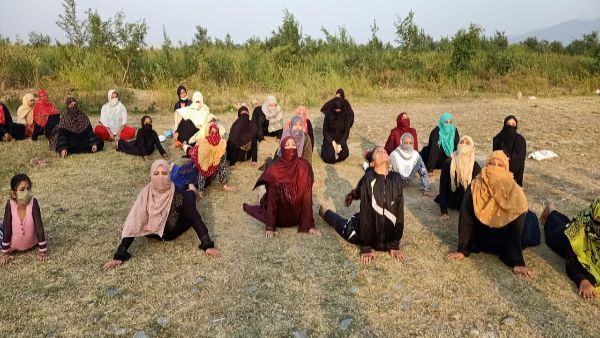 17-year-old boxer muslim girl punching stereotypes with Yoga