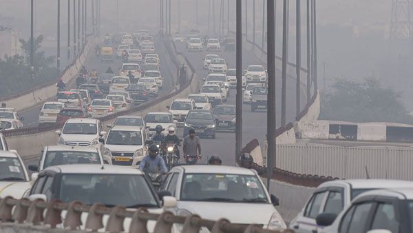 Delhi air pollution soars to 'severe category'; AQI mounts to 448