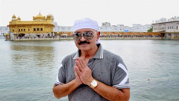 Police arrests sharpshooter, who had shot at Bollywood director Rakesh Roshan in Thane