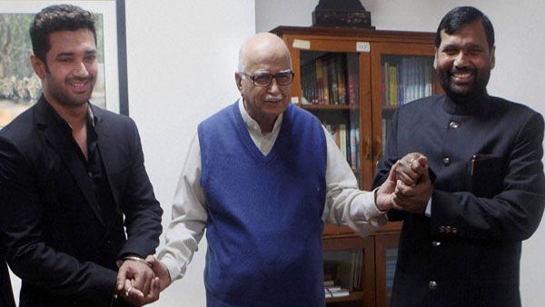 Paswan championed cause of poor: Advani