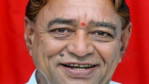 Mob attacks BJP leader’s house in MP