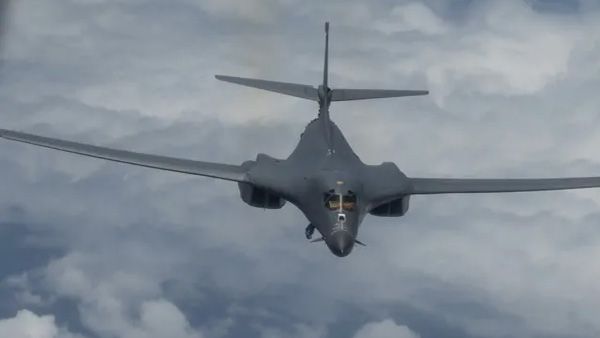 US B-1B Long-Range Heavy Bomber to perform at Aero India