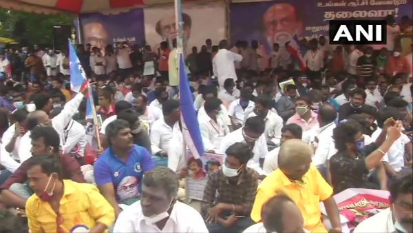 Rajinikanth fan club stage demonstration over actor's political exit