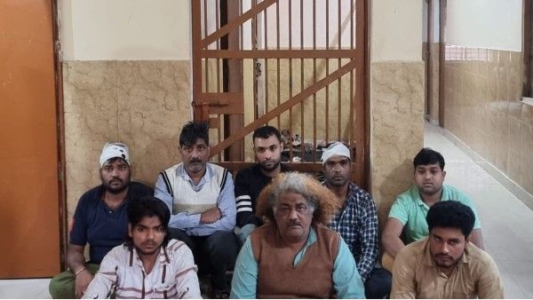 Watch: Chaat vendors clash over customers in Uttar Pradesh's Baghpat