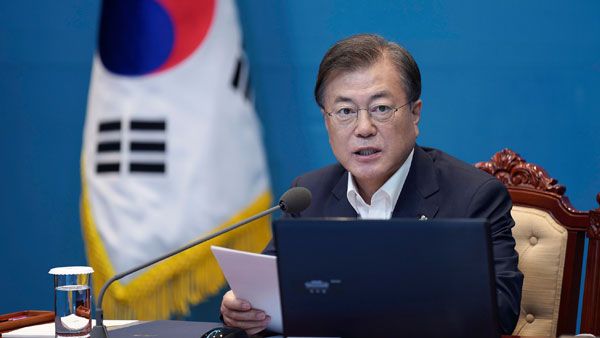 South Korea, Japan must look to improve ties: Moon