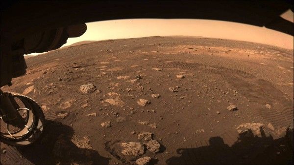 NASA’s Mars 2020 Perseverance rover hits dusty red road, 1st trip 21 feet