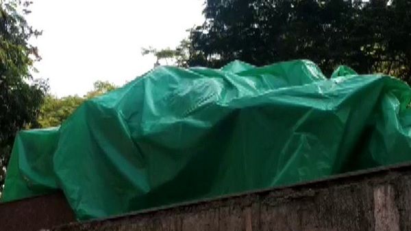 Hubli: Maratha community members stages protest after statue of Chhatrapati Shivaji collapsed