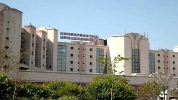 Delhi: 60-year-old COVID patient dies waiting for bed; family attacks Apollo hospital staff