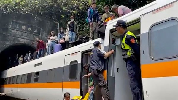 Train crash in eastern Taiwan kills 34, injures dozens