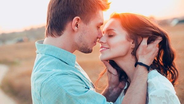 International Kiss Day 2021: Here are some of best quotes to share with your loved ones