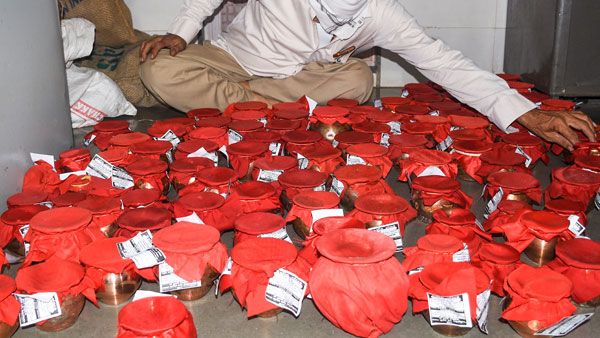 Indian Youth Congress to immerse unclaimed ashes of unclaimed COVID-19 victims