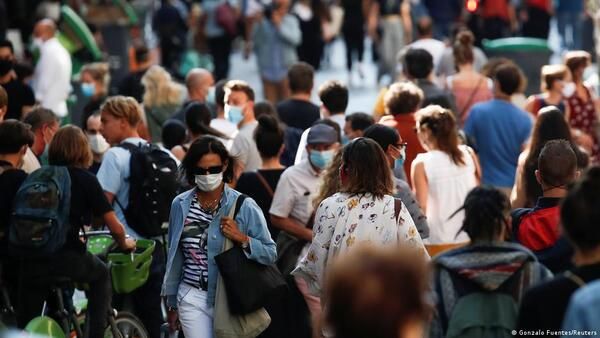 COVID: Why experts say herd immunity is still out of reach