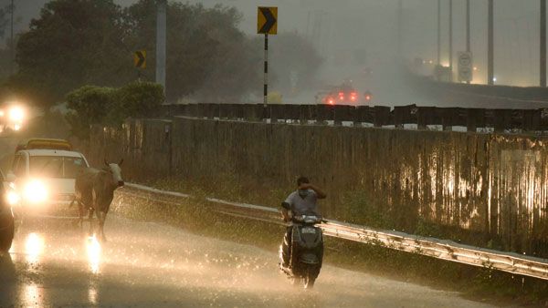 Orange, red alerts issued for Karnataka: IMD predicts heavy rainfall for Bengaluru