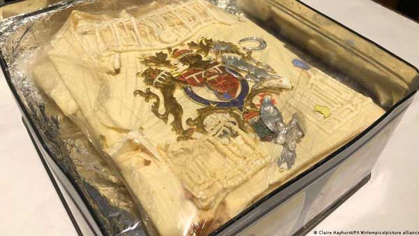 UK: Slice of 1981 royal wedding cake fetches over $2500