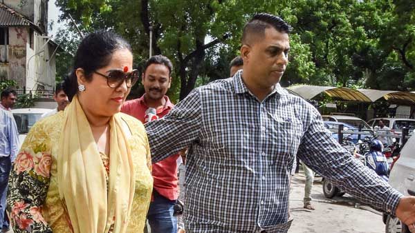 Shilpa Shetty, mother Sunanda booked for fraud case in Lucknow