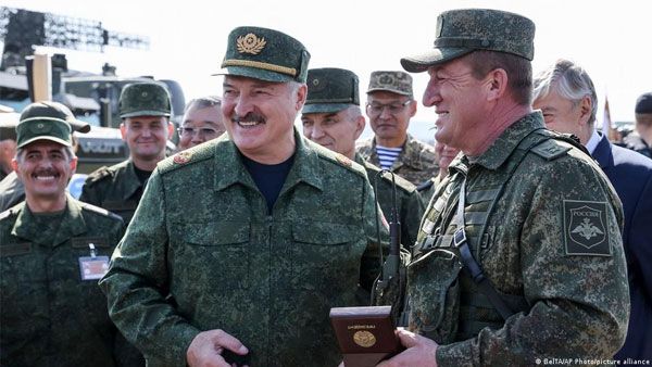 Lukashenko plans $1bn arms deal with Russia