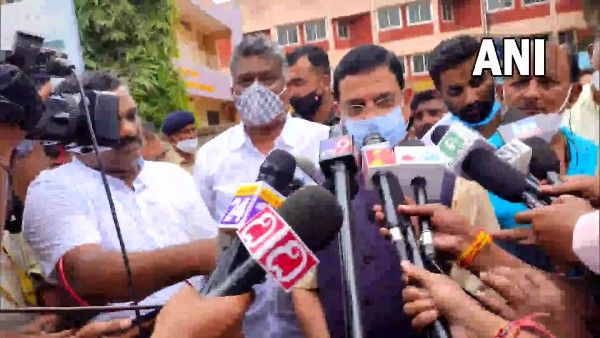 Gujarat: BJP legislators party meet to elect Vijay Rupani successor underway