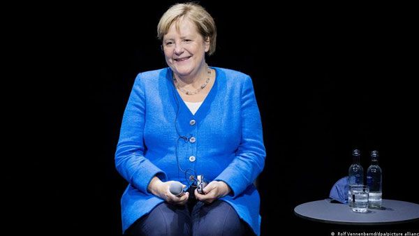 Merkel fails to show self-criticism over Russia policy