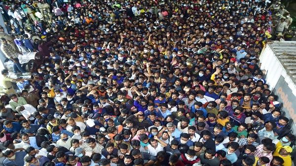 Fans pays final tribute to Puneeth Rajkumar at Kanteerava stadium in Bengaluru