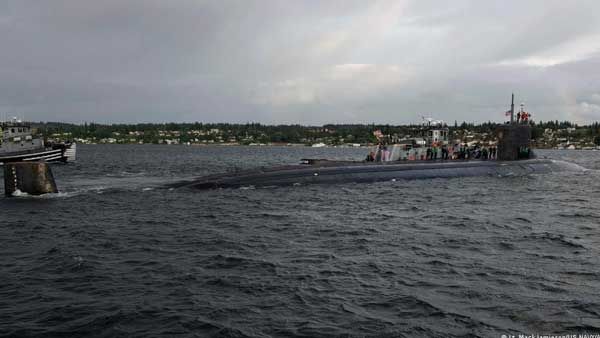 US submarine hits object in South China Sea