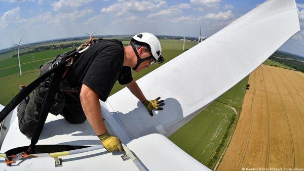 Are wind turbine rotor blades sustainable?
