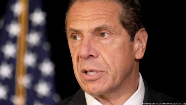 No charges for ex-NY governor over 2 kissing complaints