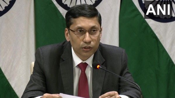 India slams OIC for inviting Hurriyat Conference to its meet in Pakistan