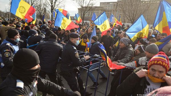 Romanians protest COVID certificates