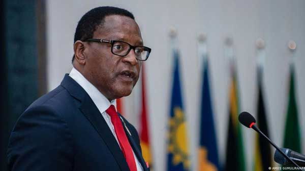 Malawi's president fires Cabinet over corruption