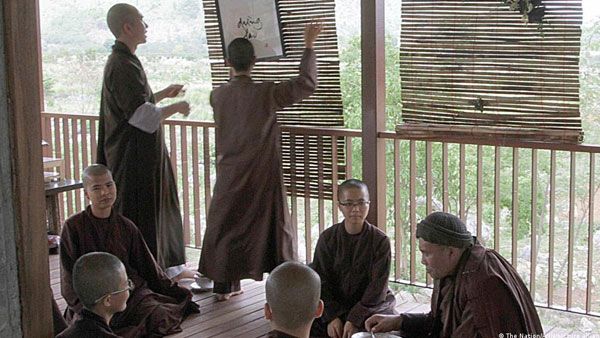 Zen Buddhist monk Thich Nhat Hanh dies at 95