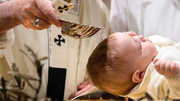 Thousands may need baptism renewal after US priest errs