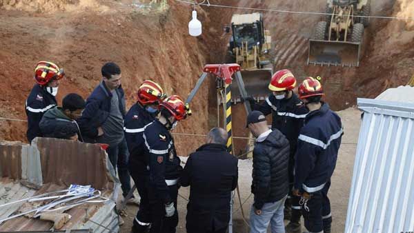 Morocco rescuers race to rescue boy trapped in well