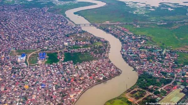 Earthquakes strike Philippines and Japan