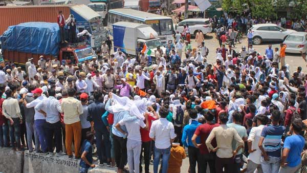 Agnipath stir continues on Day 3: Unrest across India; Protestors block railway tracks in Bengal, services hit