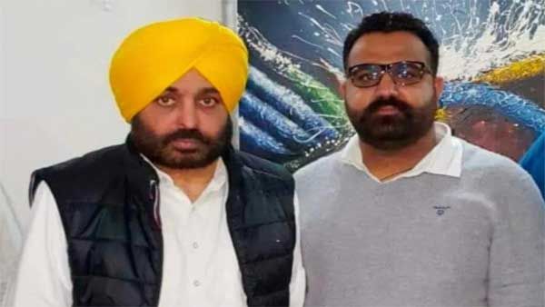 Fact Check: Did Bhagwant Mann pose with Moosewala’s alleged killer Goldy Brar
