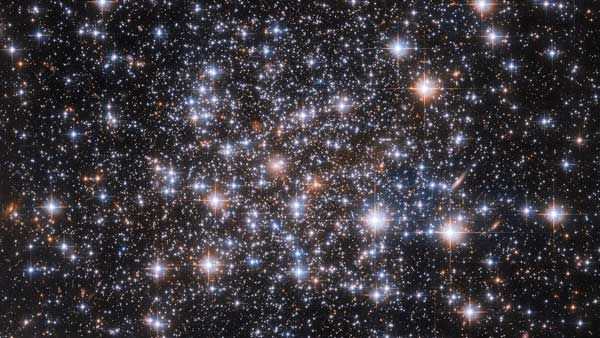 Ruprecht 106: NASA's Hubble snaps a cosmic treasure chest that holds a mystery