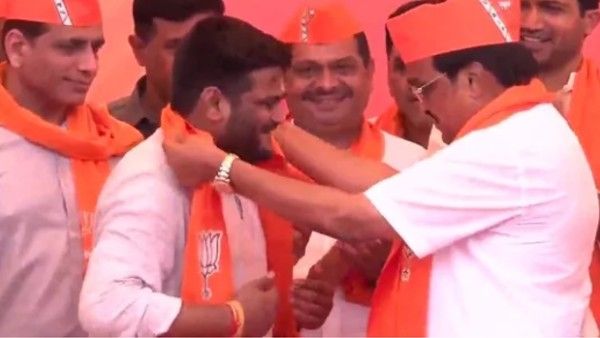 Hardik Patel who recently quit Congress joins BJP ahead of Gujarat polls