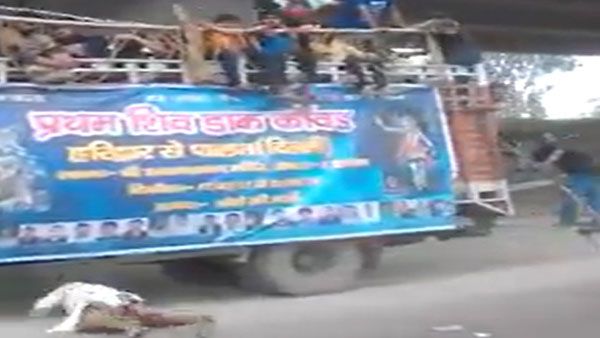 Fact Check: Video of Muslim man dying under truck in UP being shared with false communal spin