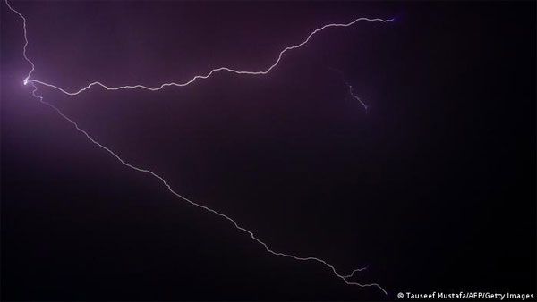 Lightning strike kills US soldier, injures 9: reports