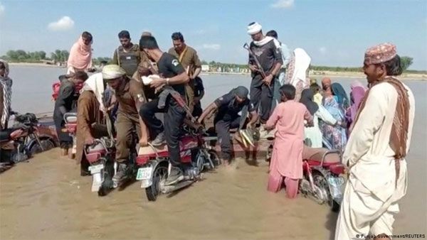 Pakistan: 20 dead after boat capsizes in river