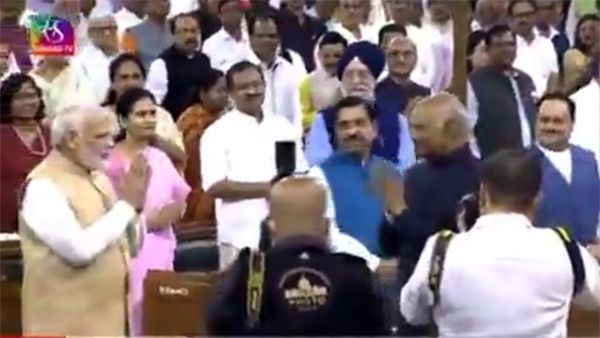 Fact Check: PM Modi did not ignore President Kovind while he greeted him