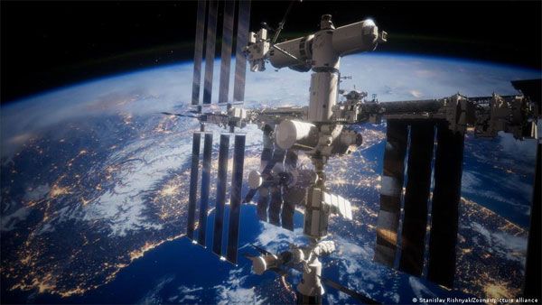 US renews space flight cooperation with Russia for ISS